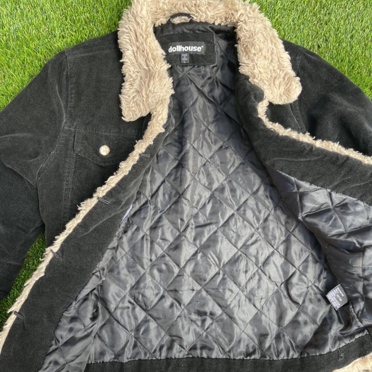 Product Image 2 - This super cute jacket from