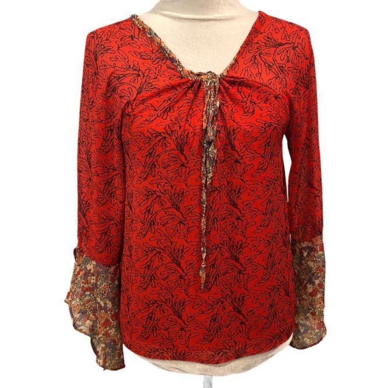 Product Image 1 - This Patterson top features a