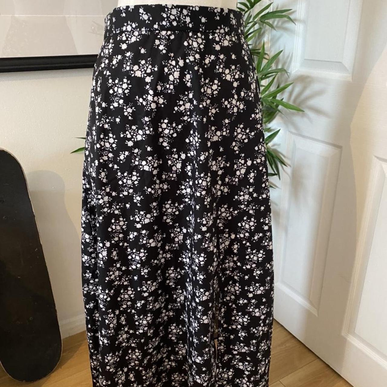 black and white floral pattern maxi skirt with slit... - Depop