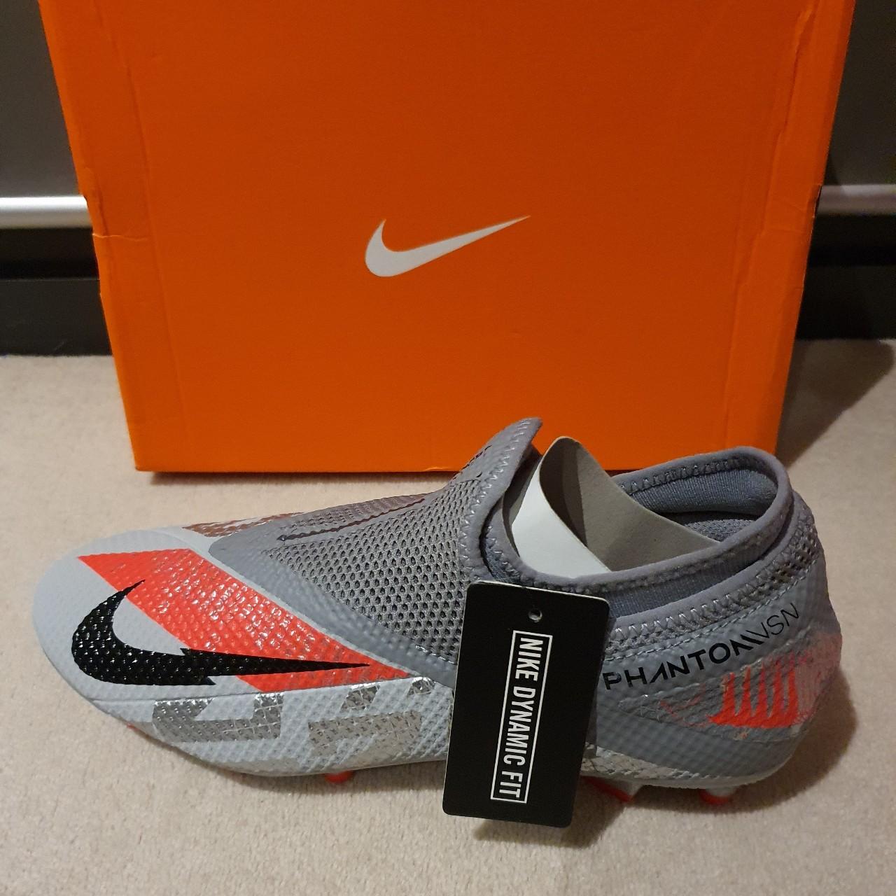 laceless phantom boots