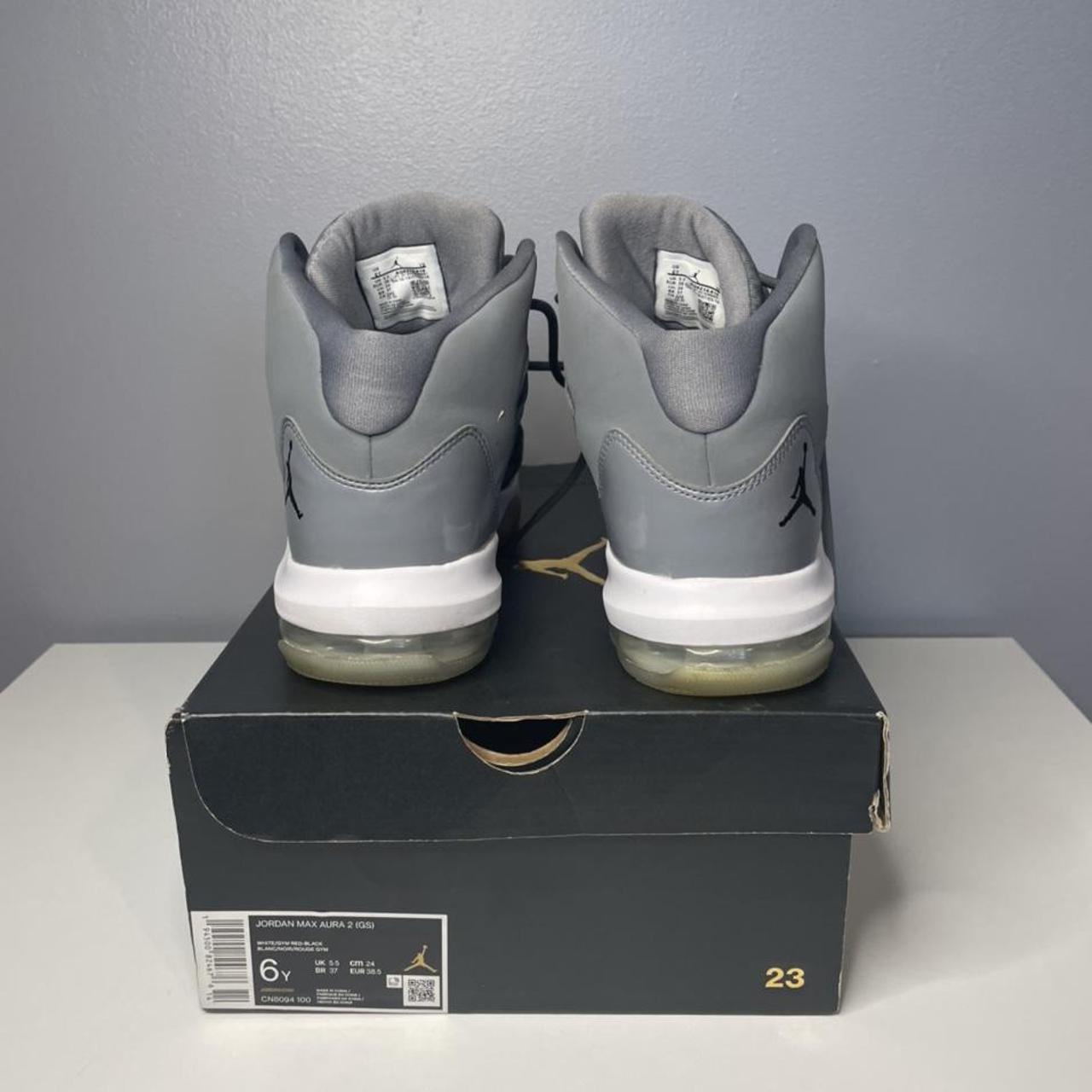 jordan max aura 2 size 5.5