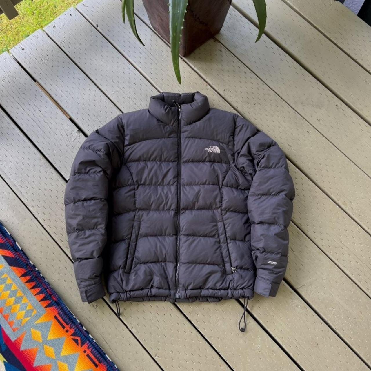 Product Image 1 - black north face puffer 700

North