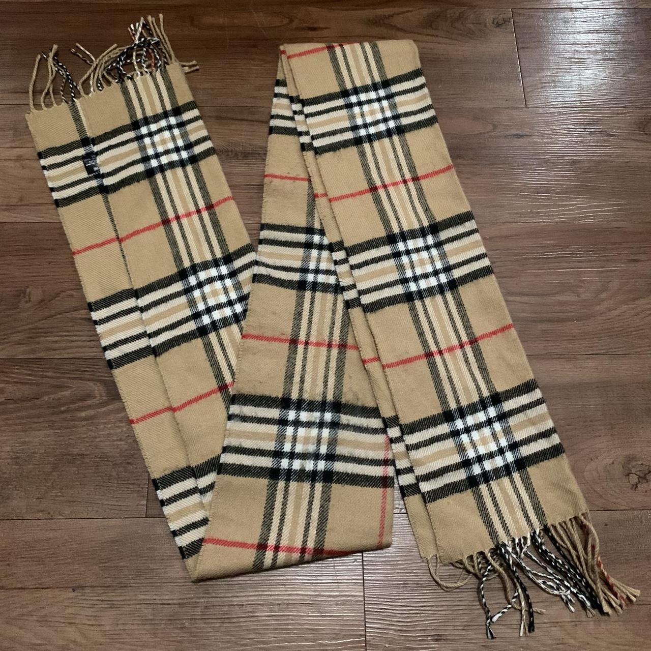 Burberry scarf - Depop