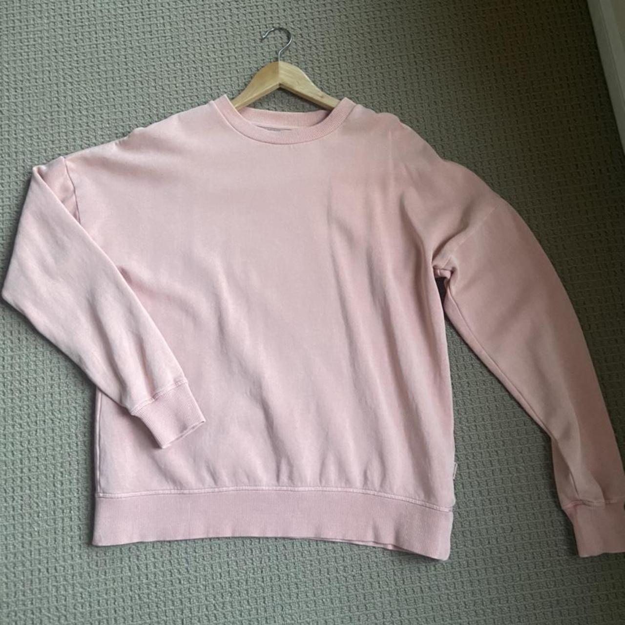 Billabong barely worn light pink jumper/sweater... Depop