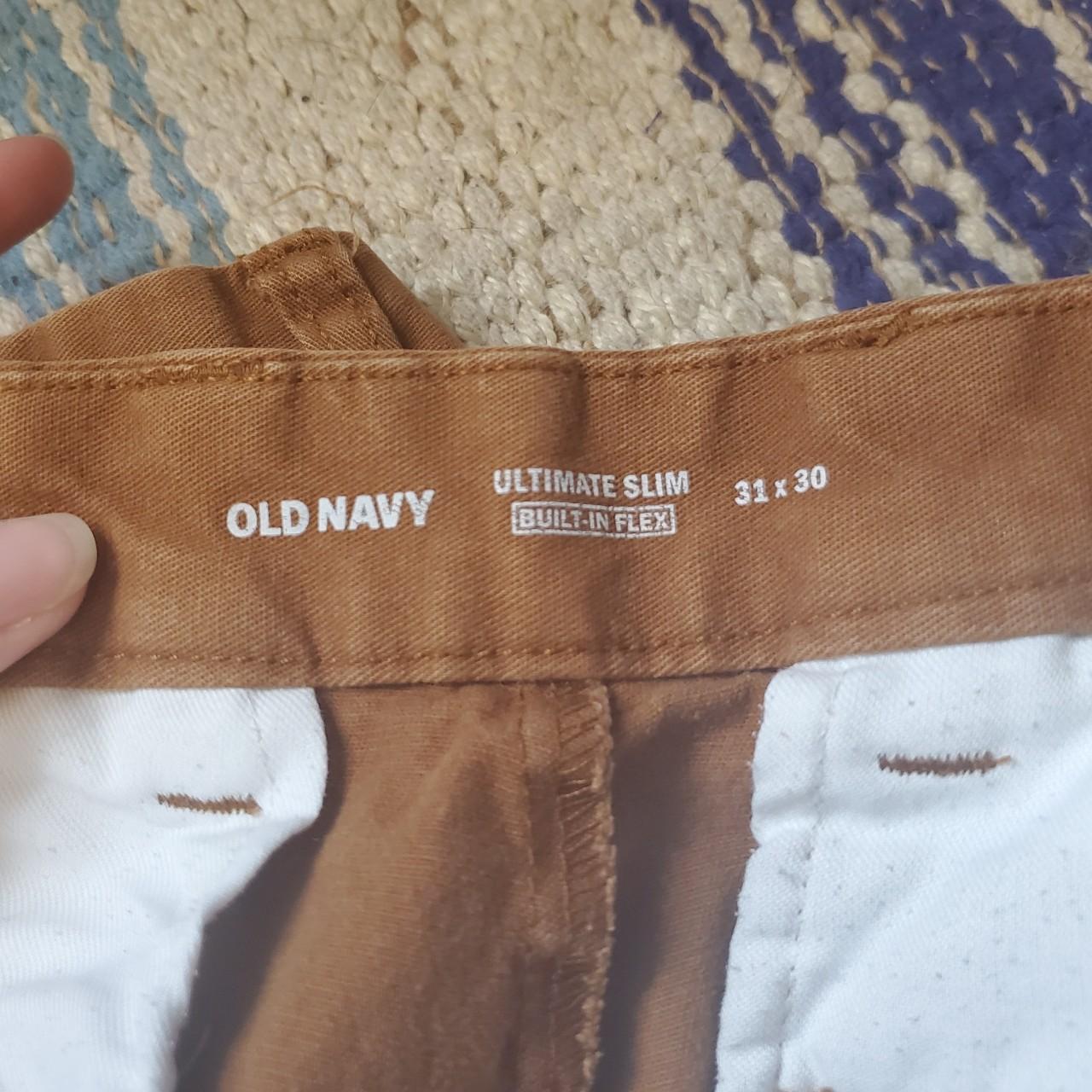 These are a nice pair of slim Old Navy low-waisted... - Depop