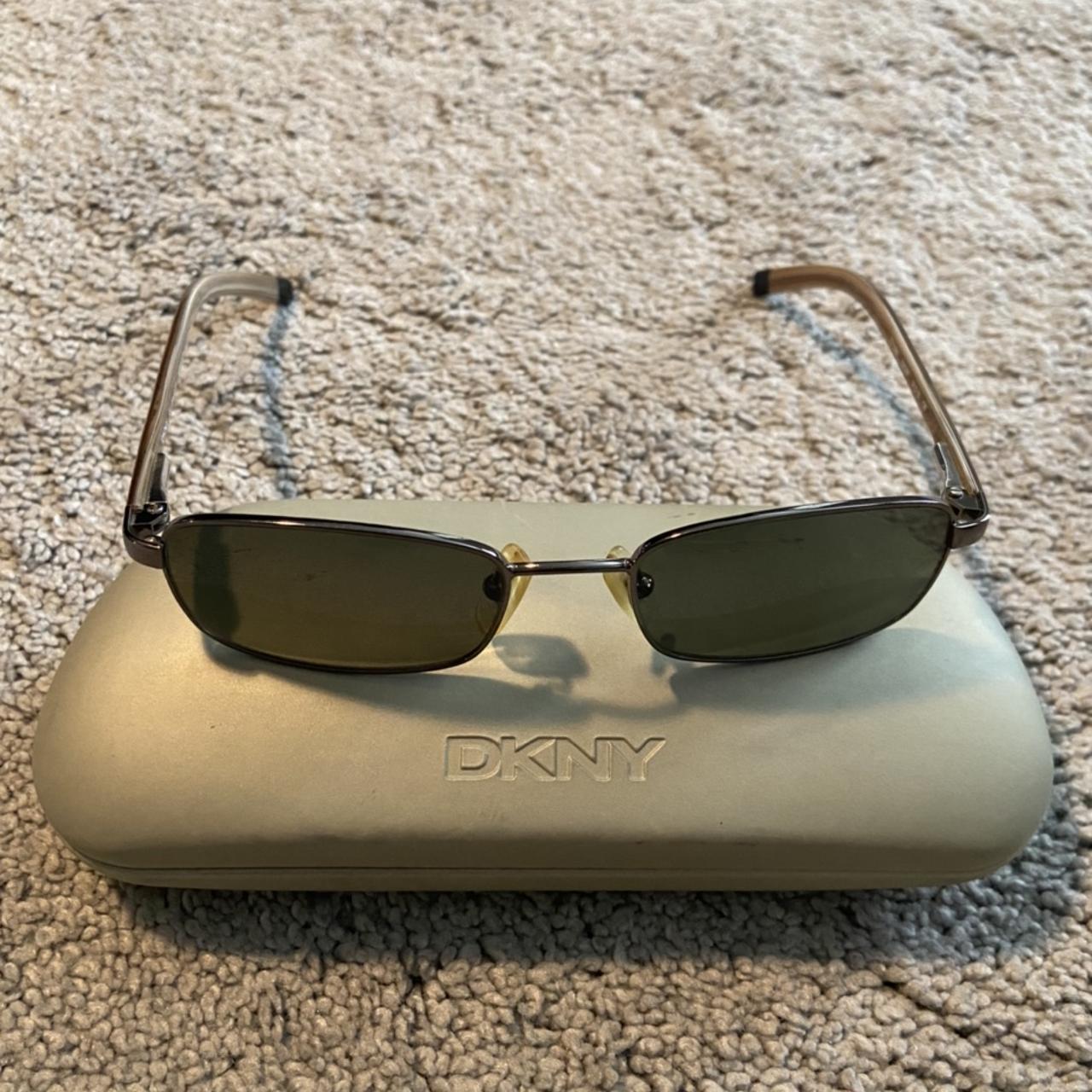 DKNY Women's Tan and Brown Sunglasses (3)