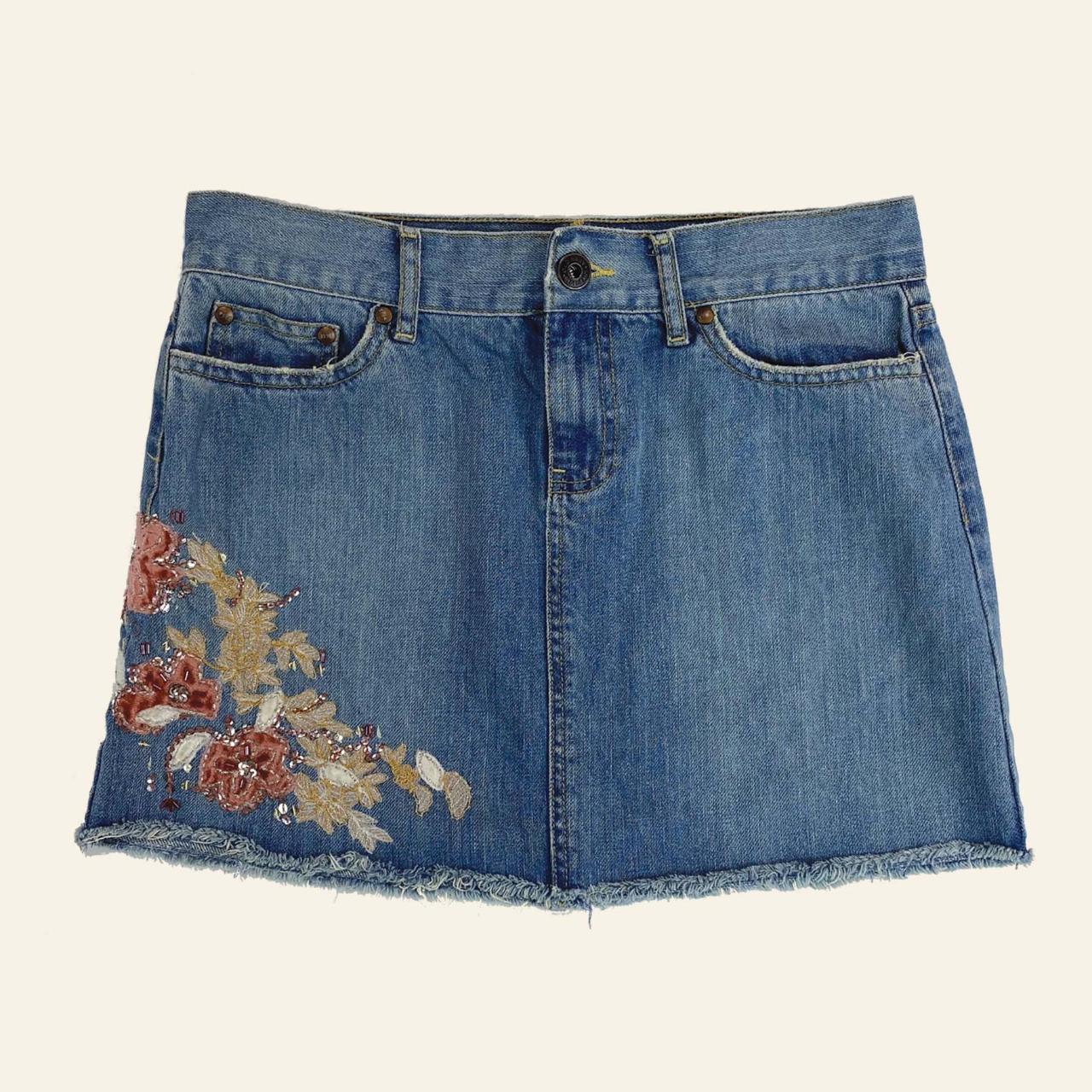 Y2K Era Low Rise Denim Detailed Mini Skirt! With... - Depop