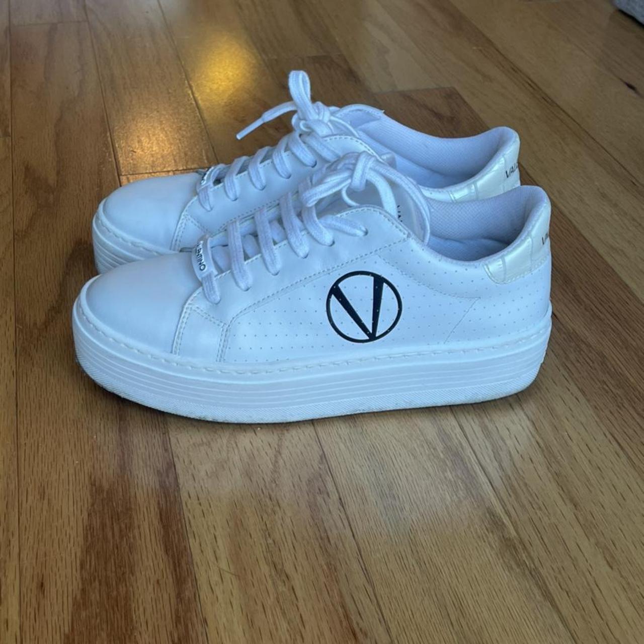 valentino sela sneaker