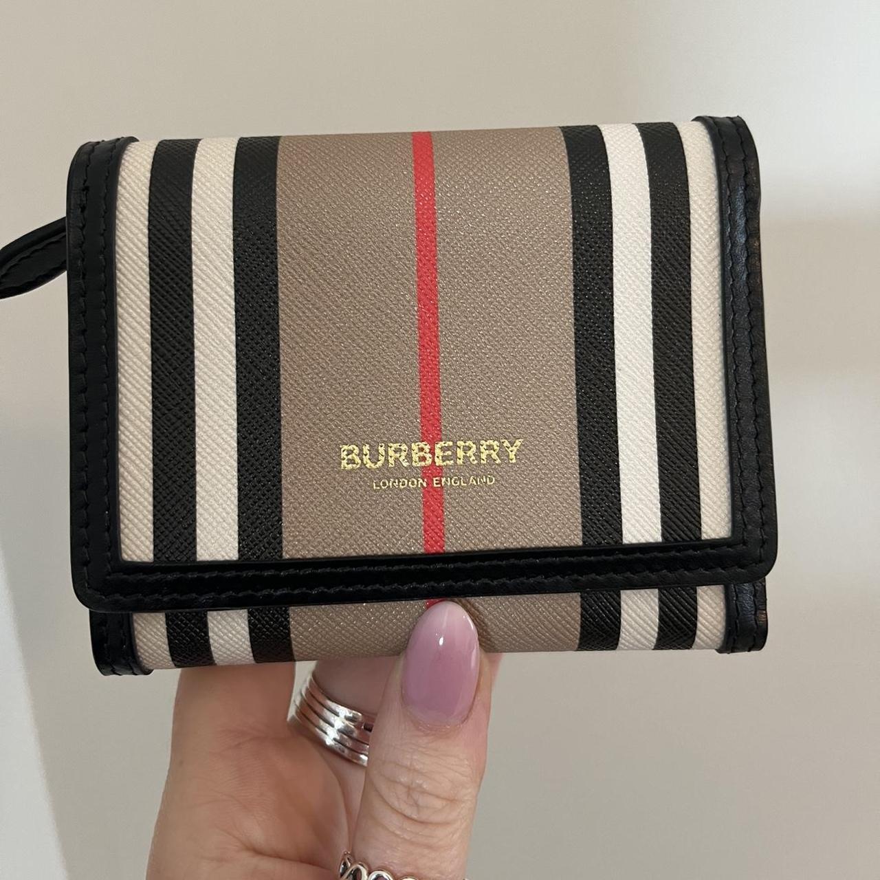Burberry Medium Banner Handbag With Dust Bag & Shoulder Strap at Rs  6999/piece | New Items in New Delhi | ID: 2852774789855