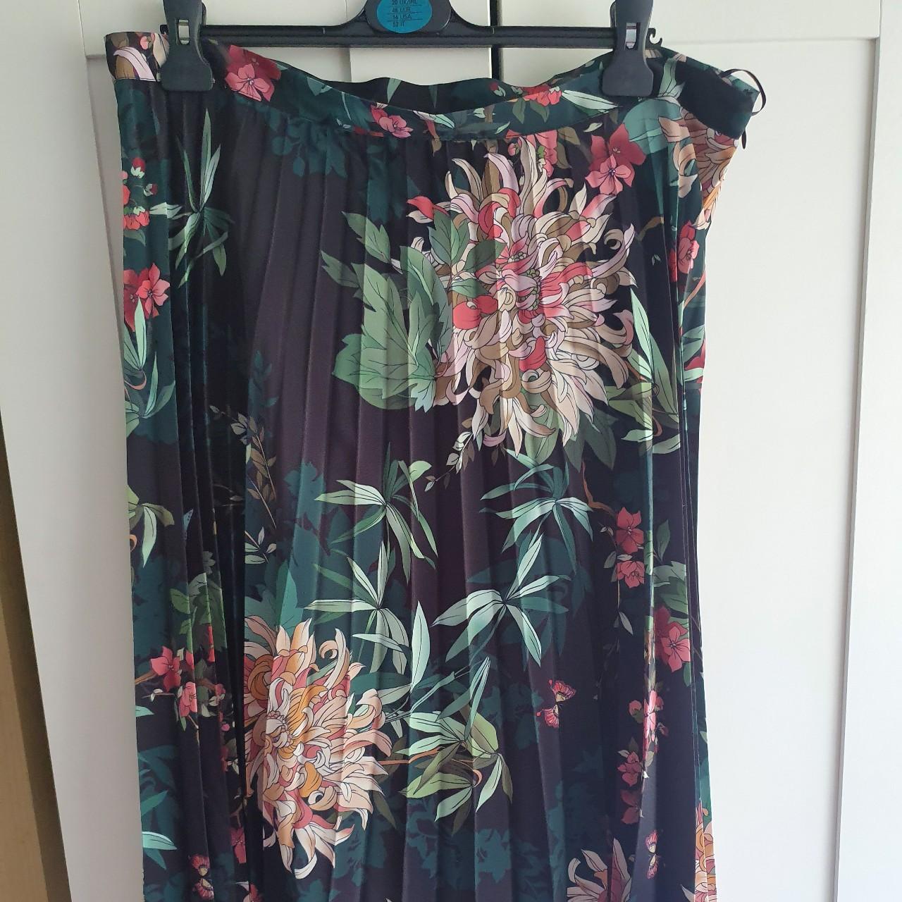 F F Tesco green floral pleated midi skirt Size 20