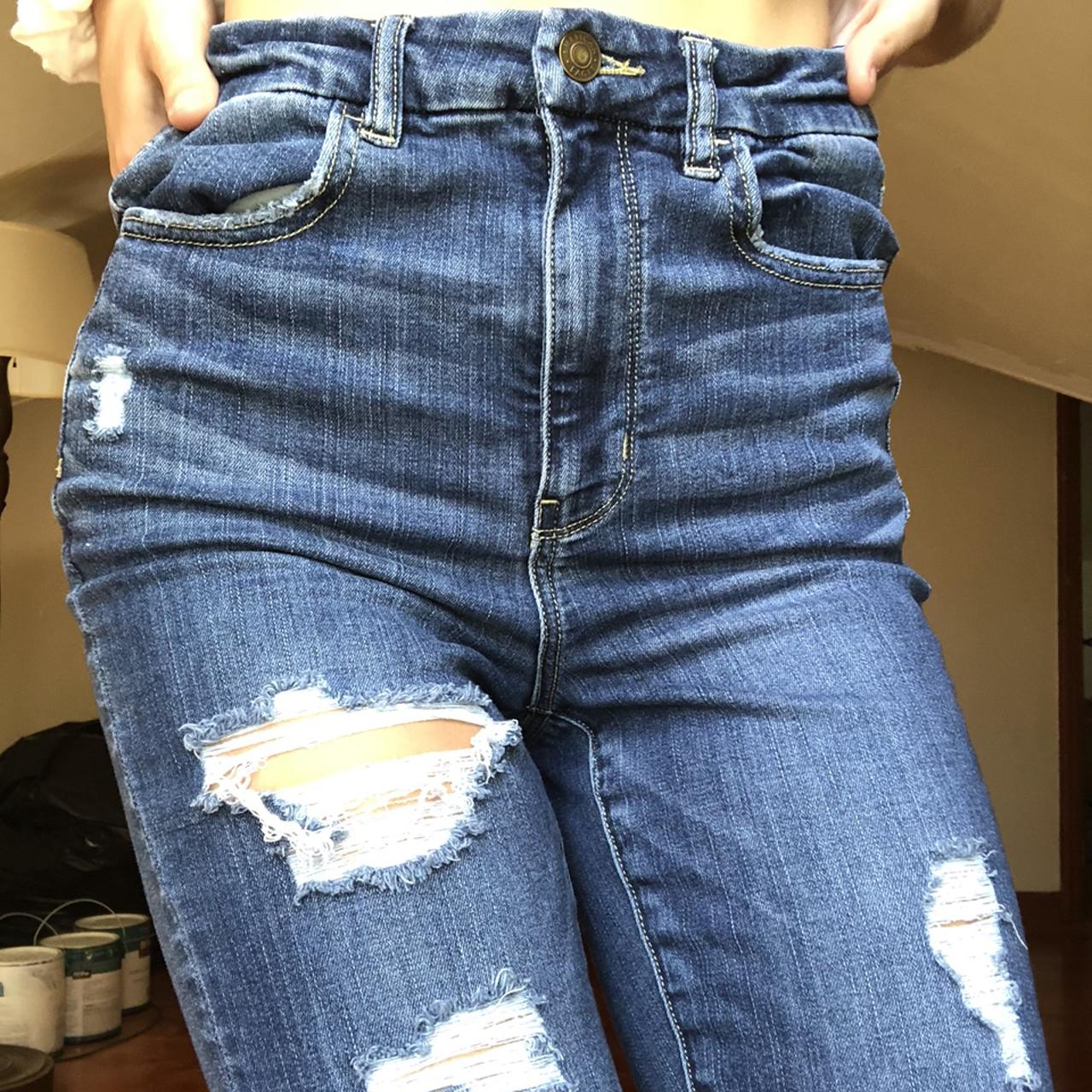 ripped curvy hi jegging from American Eagle! Super... - Depop