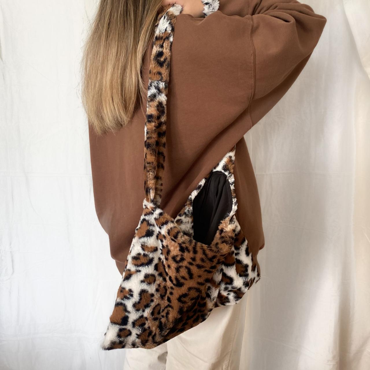 Leopard print discount tote bag fluffy