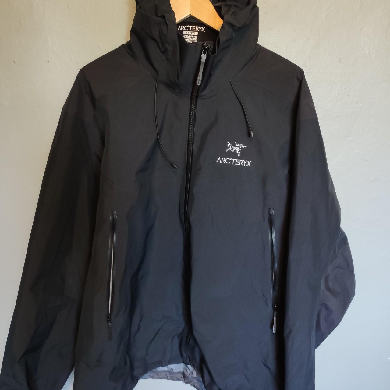 Arc'teryx Men's Black Jacket | Depop