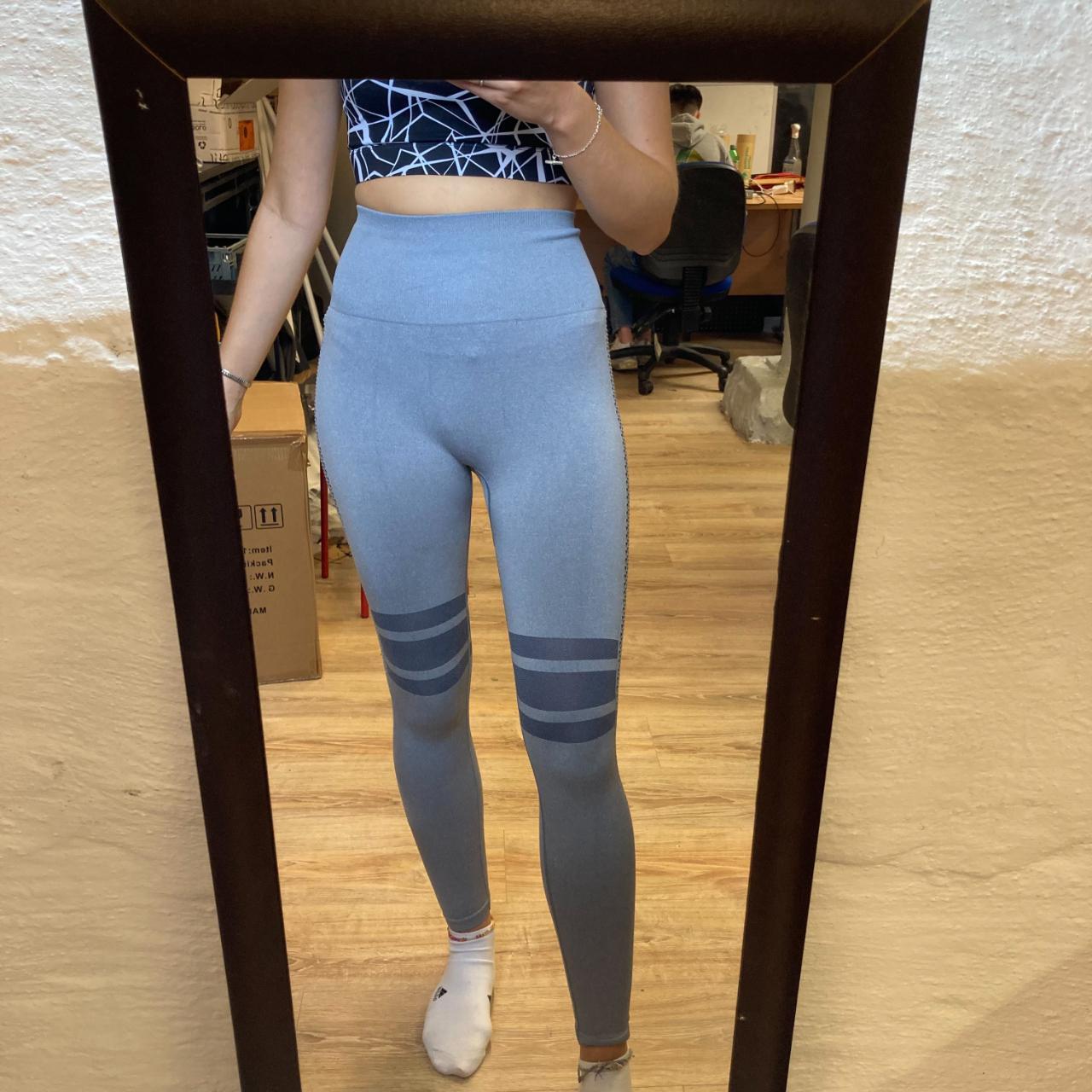 Grey sports/ gym leggings, size small, excellent - Depop