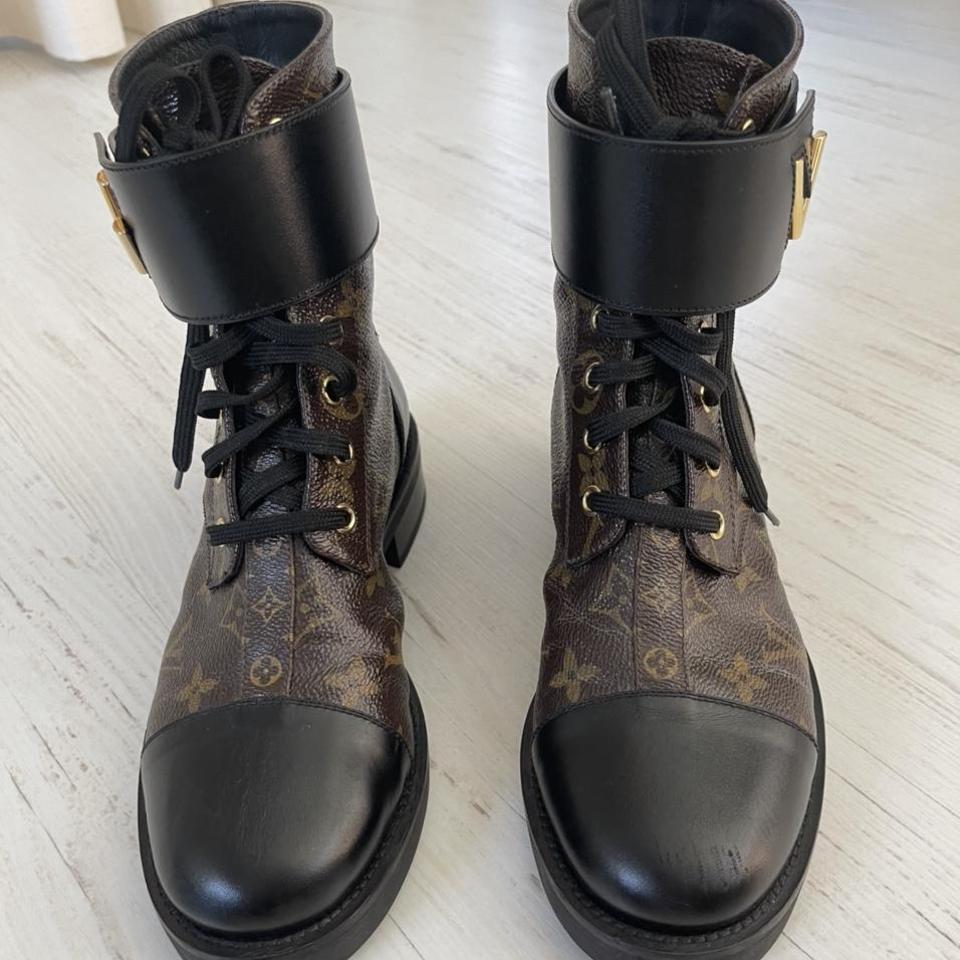 Size 8 Louis Vuitton men's boots. Only worn a few - Depop