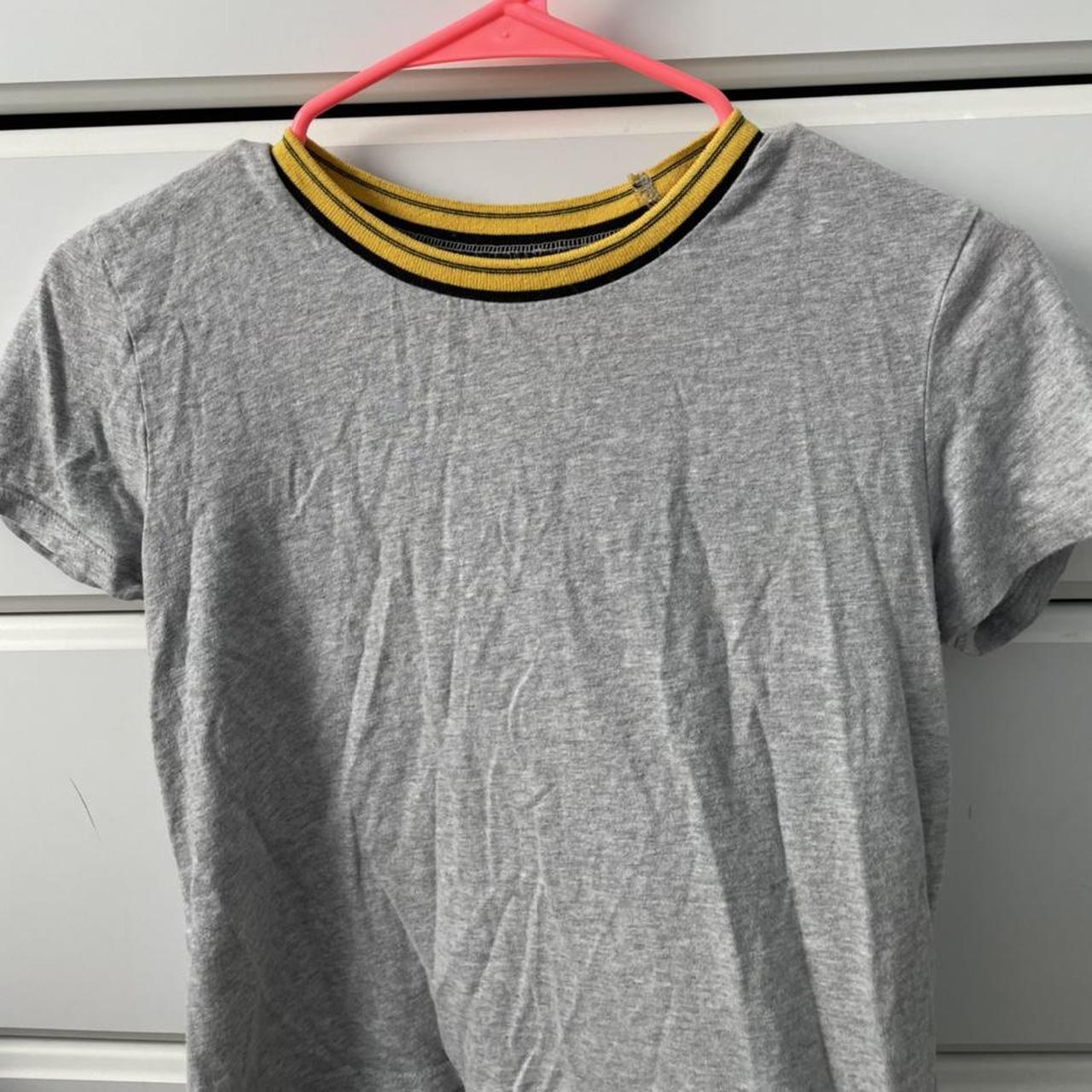 Small Me To Me t-shirt from Pacsun. Simple shirt... - Depop