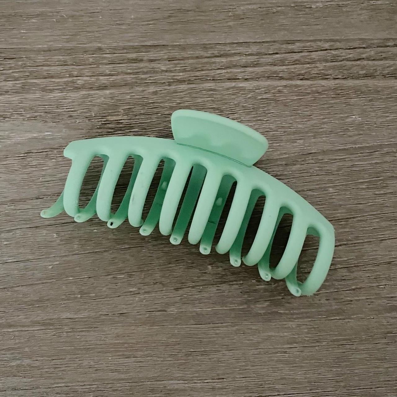 Glassons 90’s Pastel Green Matte Claw Clip. super... Depop
