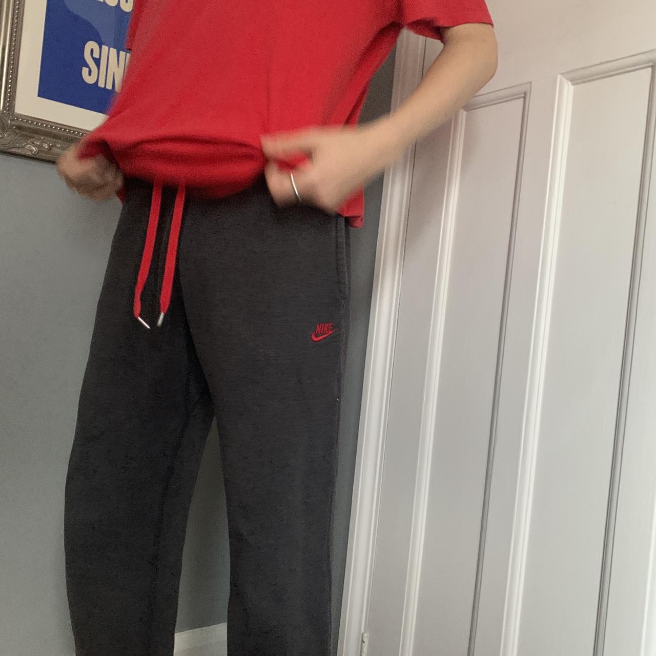 Nike joggers red outlet tick