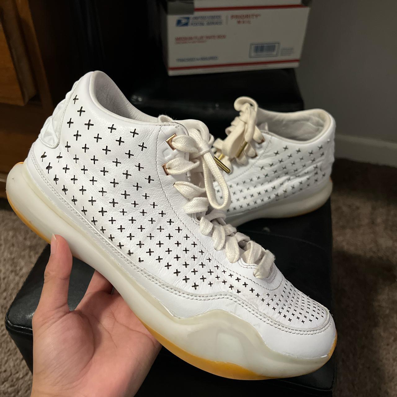 Kobe 10 white and on sale gold