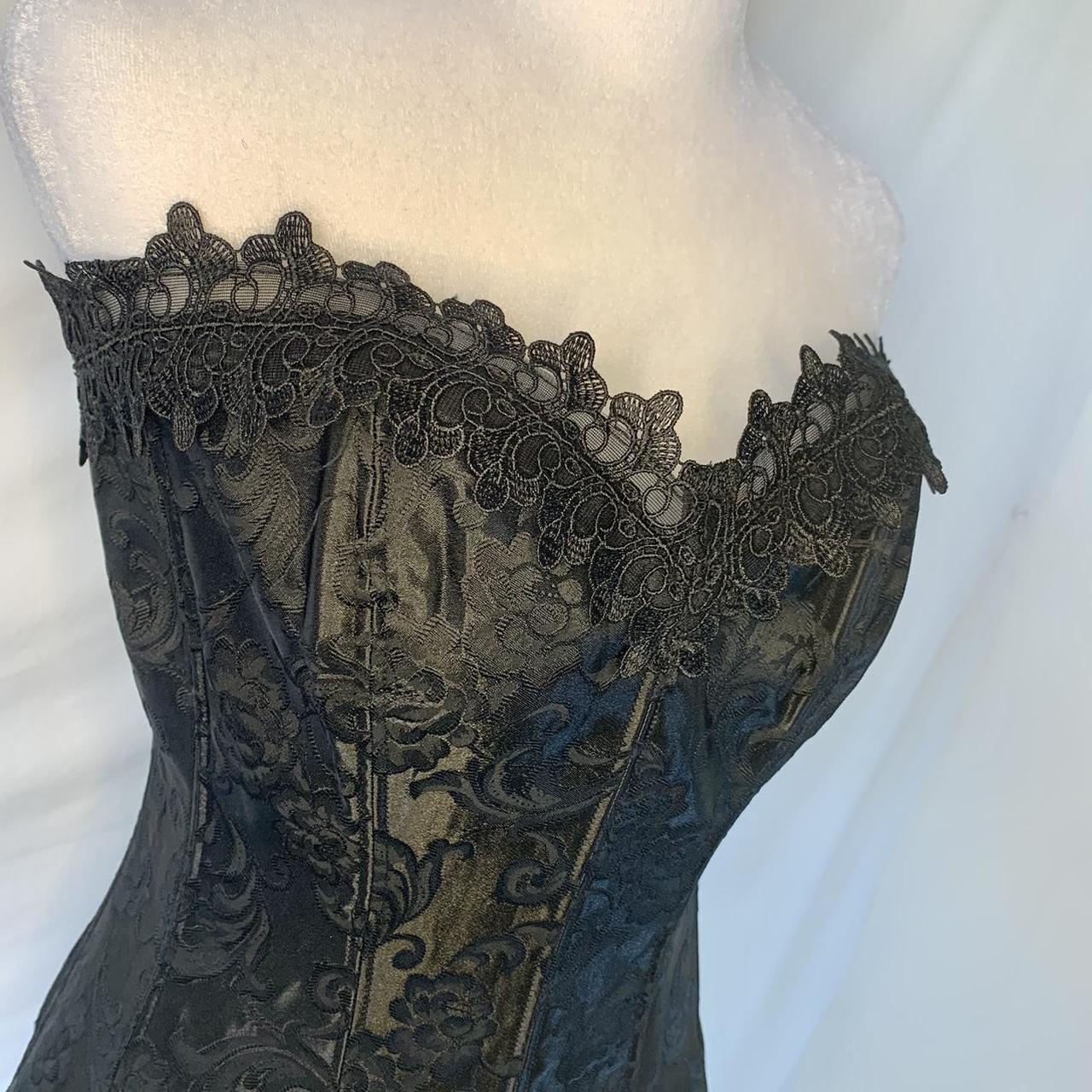 Frederick's of Hollywood Women's Black Corset (2)