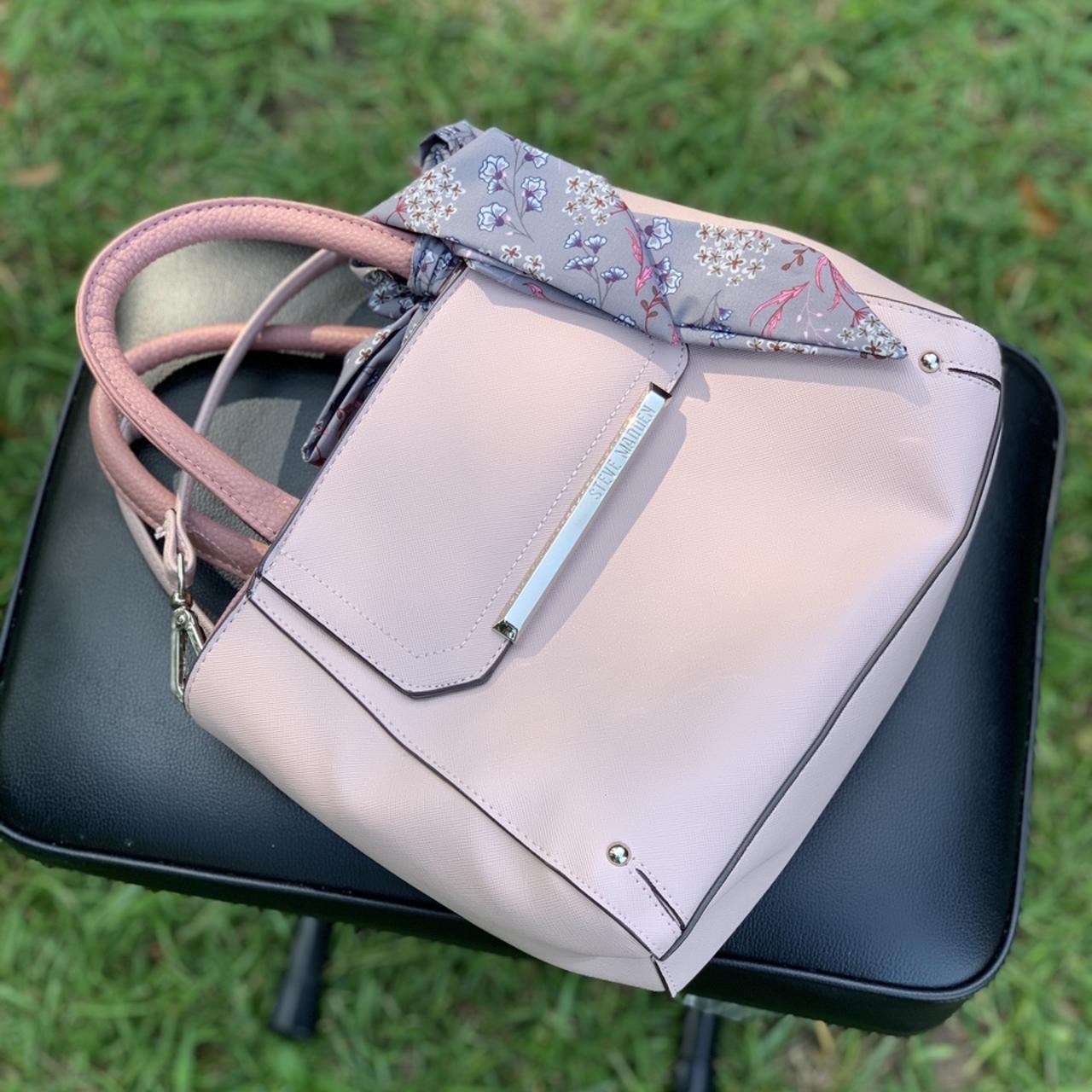 PINK STEVE MADDEN PURSE 👛 WITH SCARF 🧣