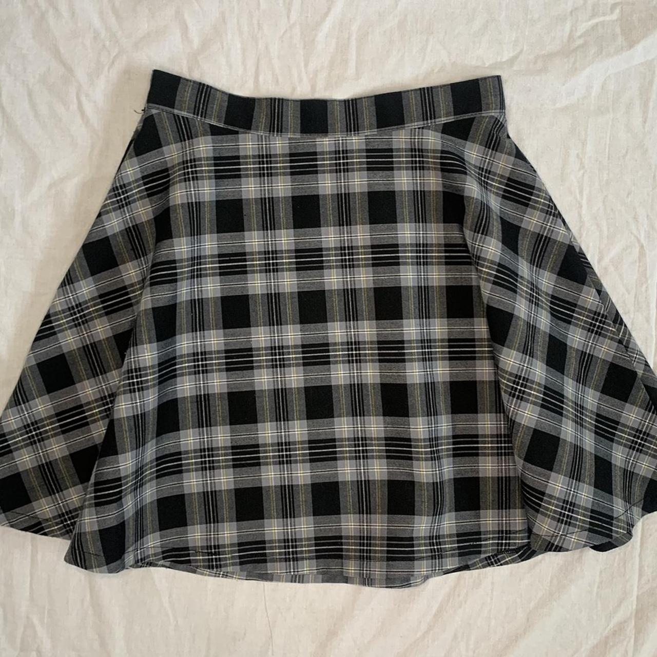 American Apparel Women's Black and Grey Skirt | Depop