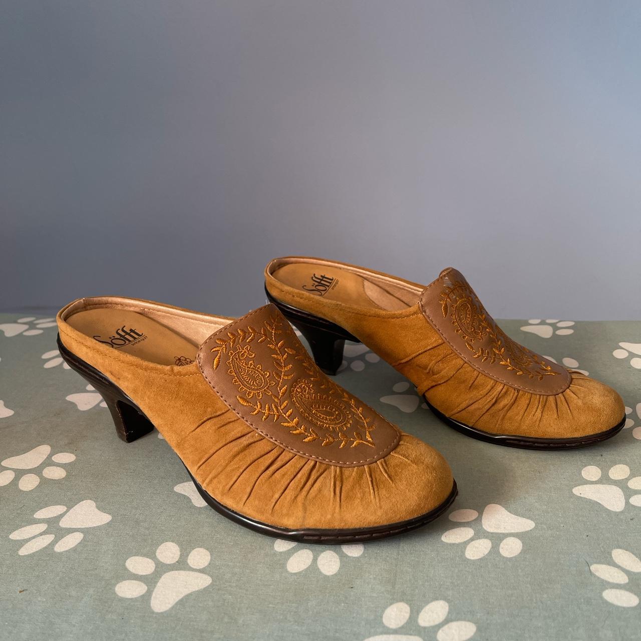 Women's Tan Clogs Depop