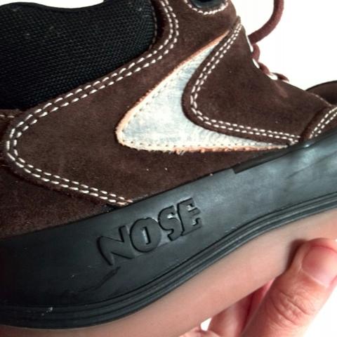 Scarpe nose hotsell anni 90