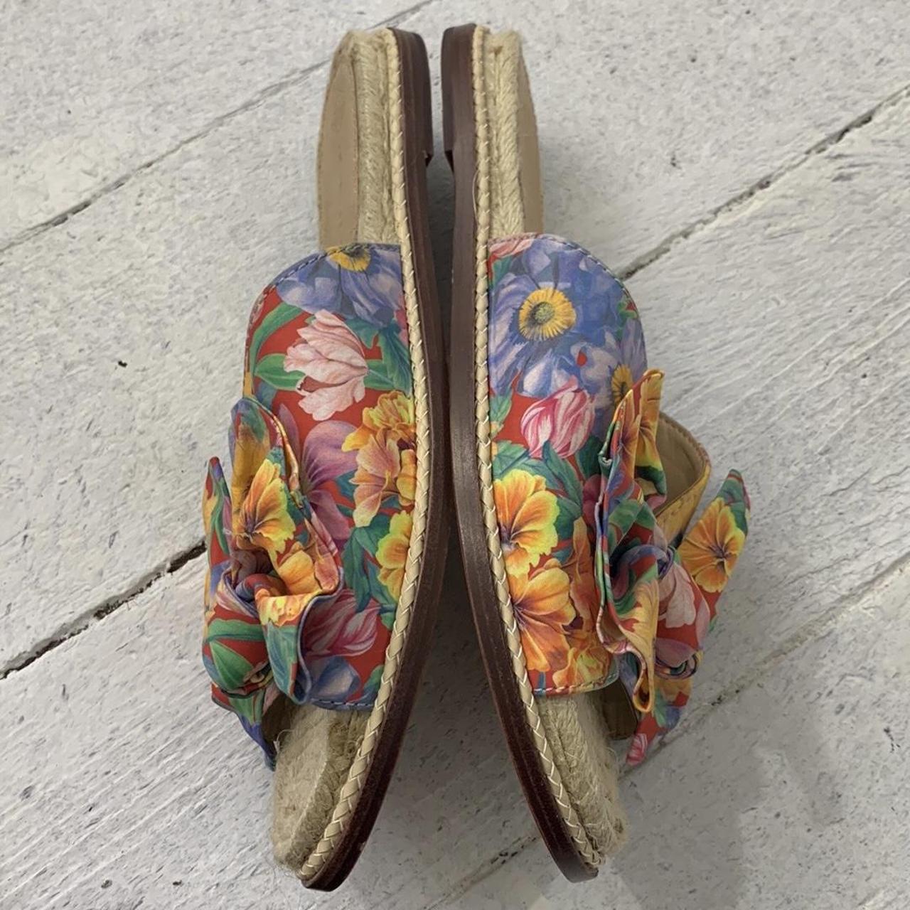 Antonio Melani Floral Bow Sandal These look never... - Depop