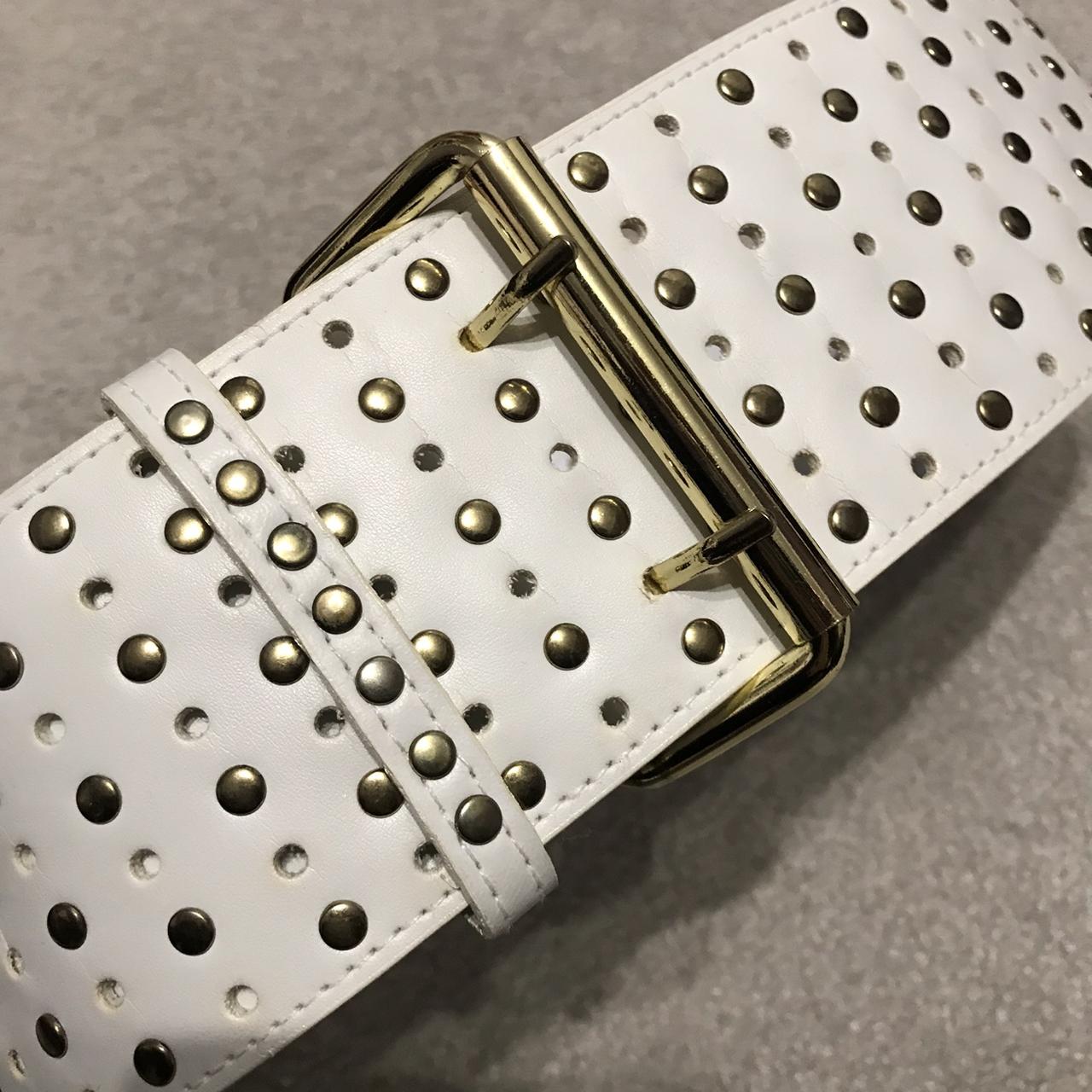 METAL RIVETS WIDE WHITE BELT Bought for a TOWIE... Depop