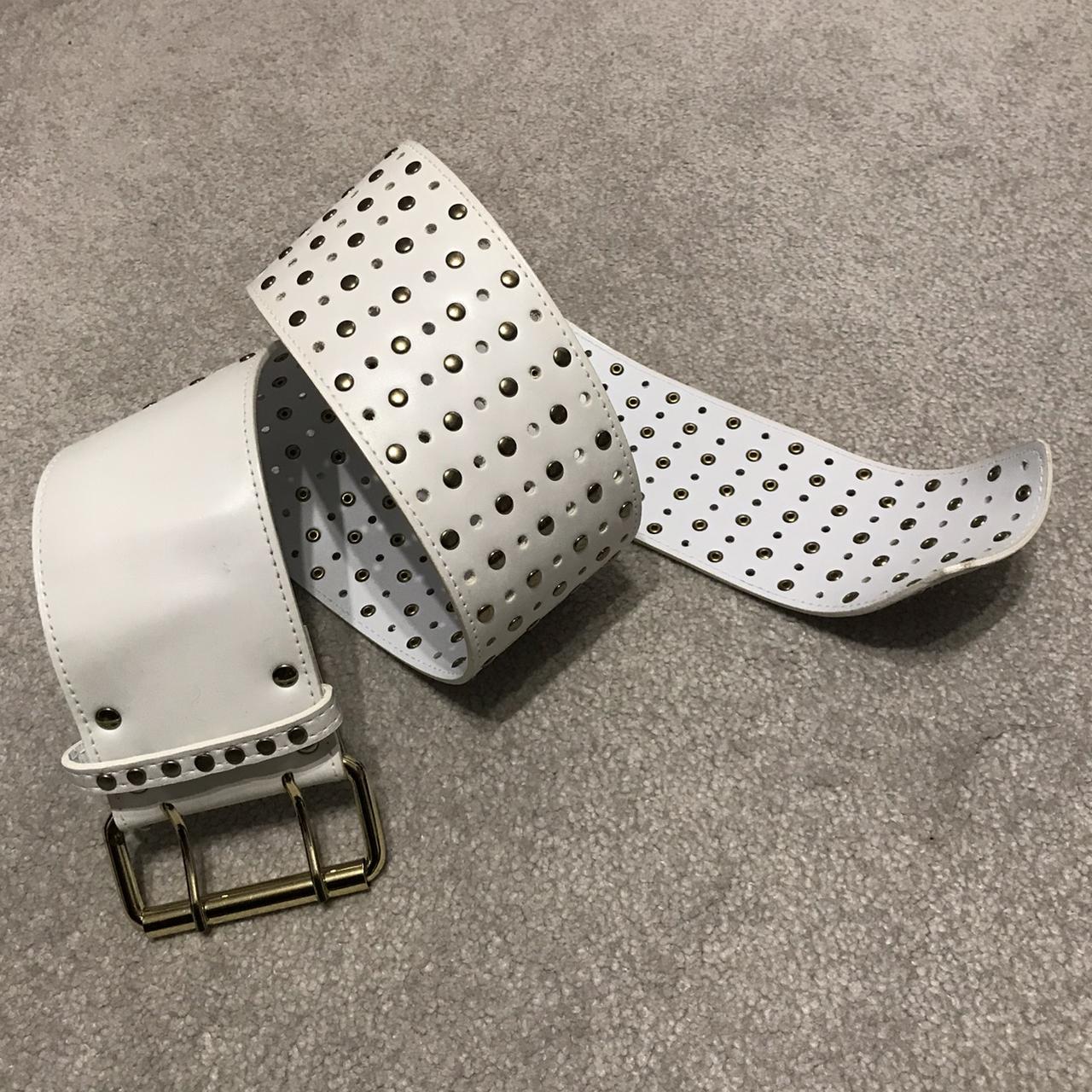 METAL RIVETS WIDE WHITE BELT Bought for a TOWIE... Depop