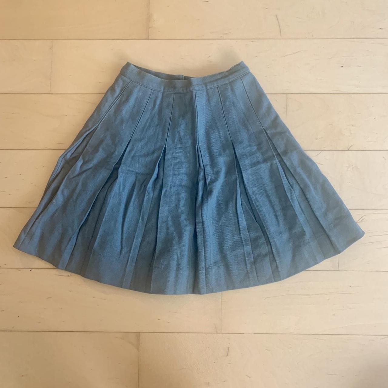 Hunter green 1970s pleated skirt. Waist measures 24”... - Depop