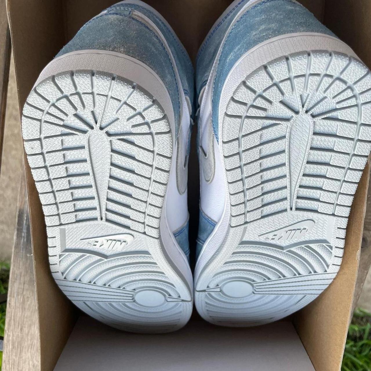 buy jordan 1 hyper royal