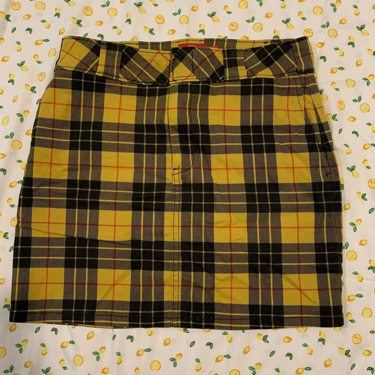 Dickies Women's Yellow and Black Skirt | Depop