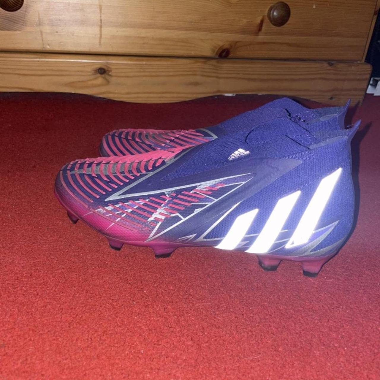 Size 6.5 football boots. Soft ground. Slight tear on... - Depop