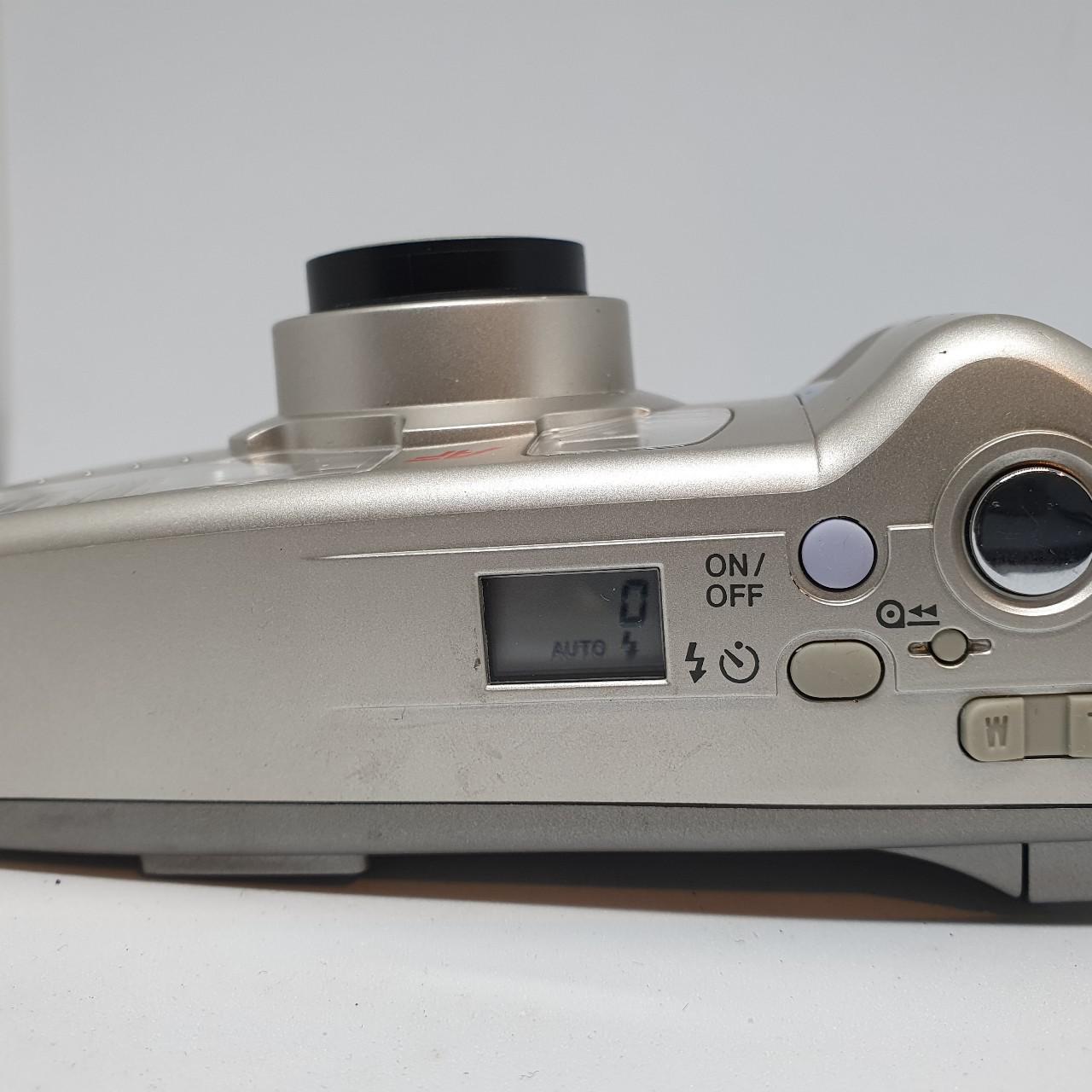 The Minolta Zoom 80 is a basic, fully automated... - Depop