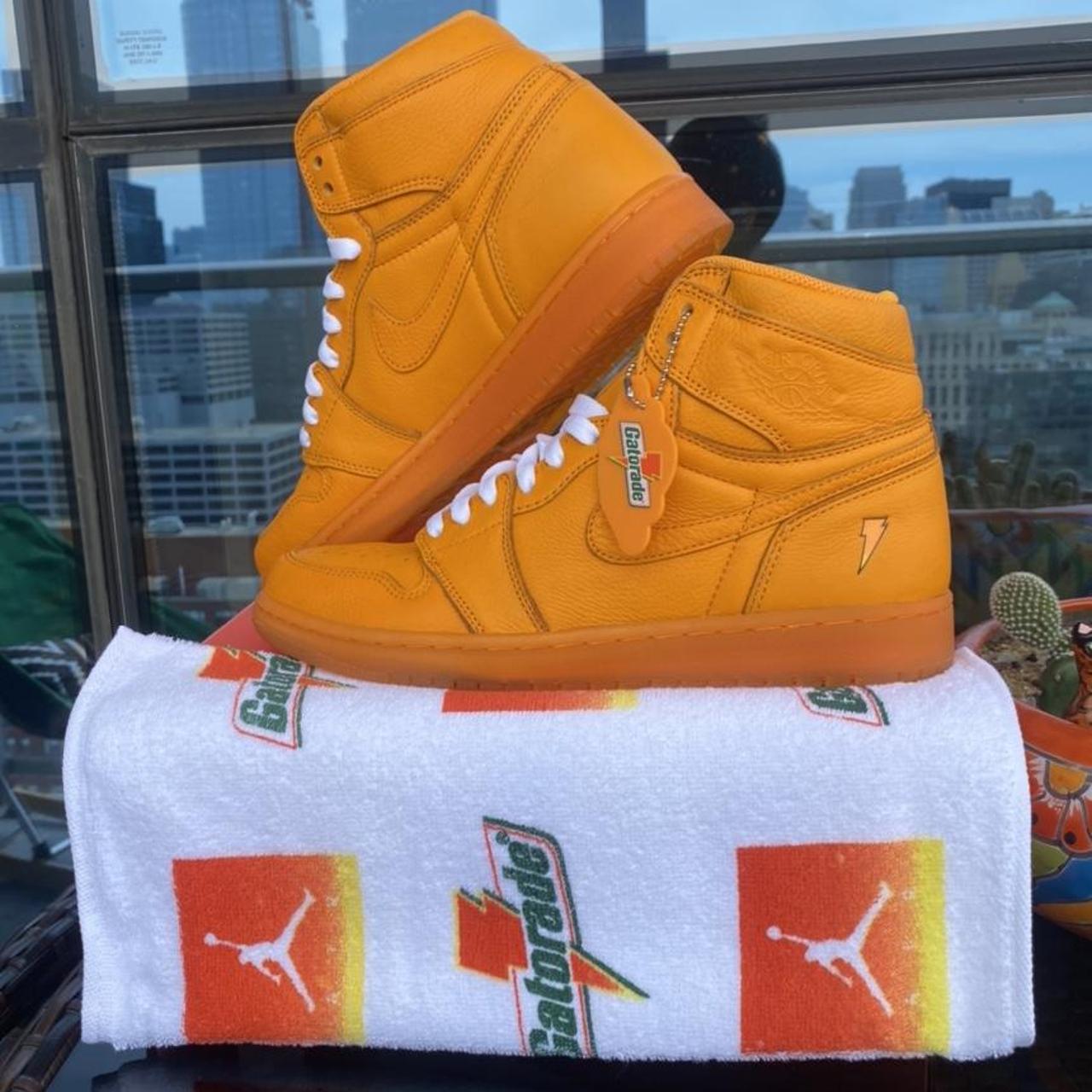 aj1 gatorade purple
