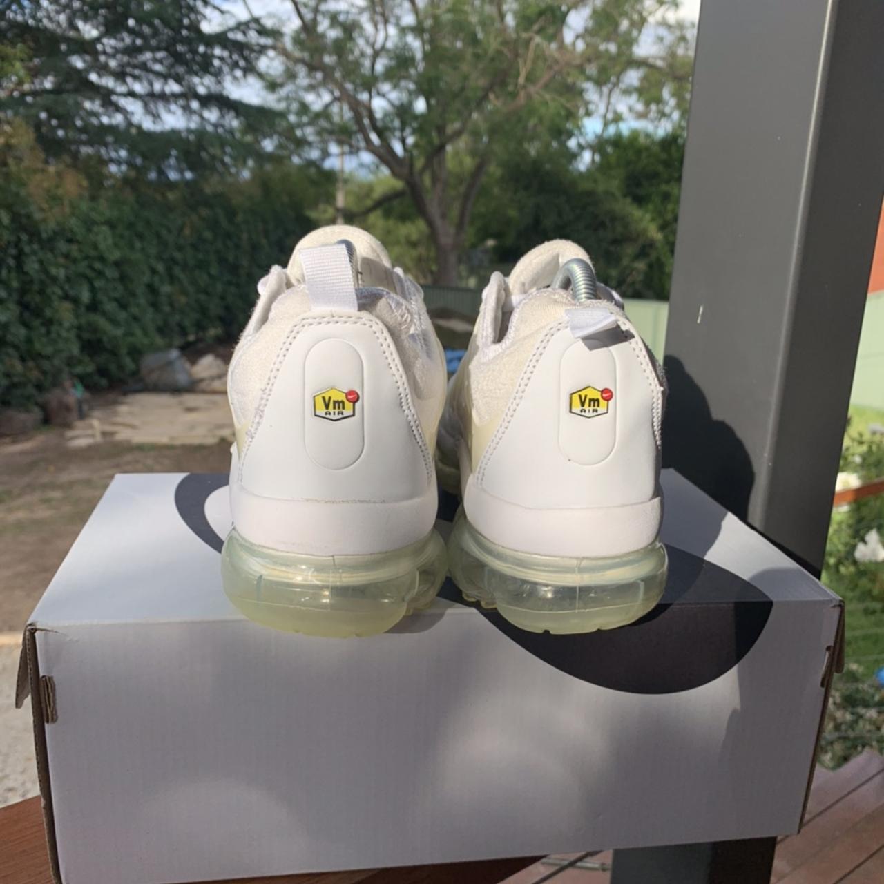 triple white tn vapormax