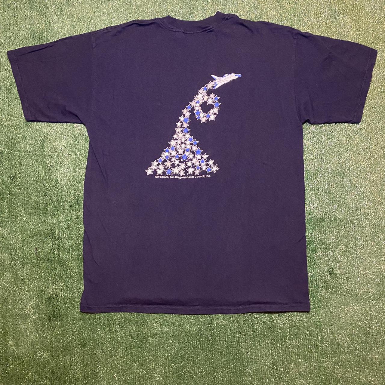 Gildan Men's Blue and White T-shirt (2)