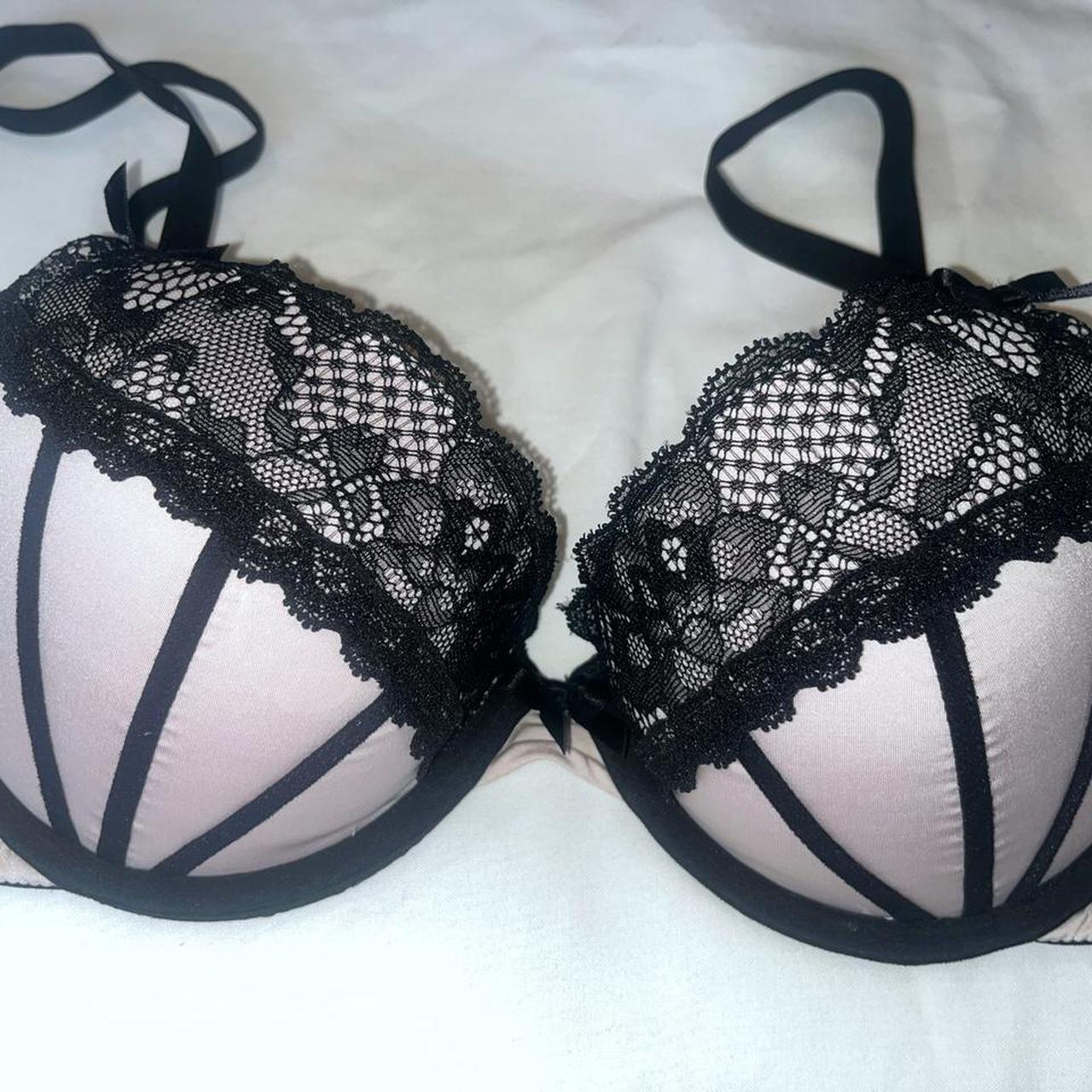 ✨bra size: 75A h&m never worn, therefore it is in - Depop