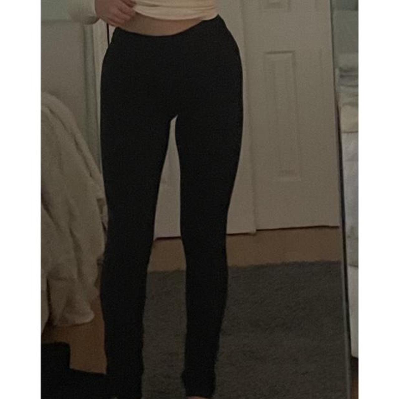 Lululemon leggings! size 6, and has a unique bottom - Depop