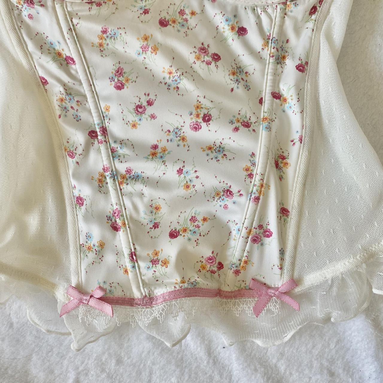 The cutest vintage floral print corset top! Cutest... - Depop