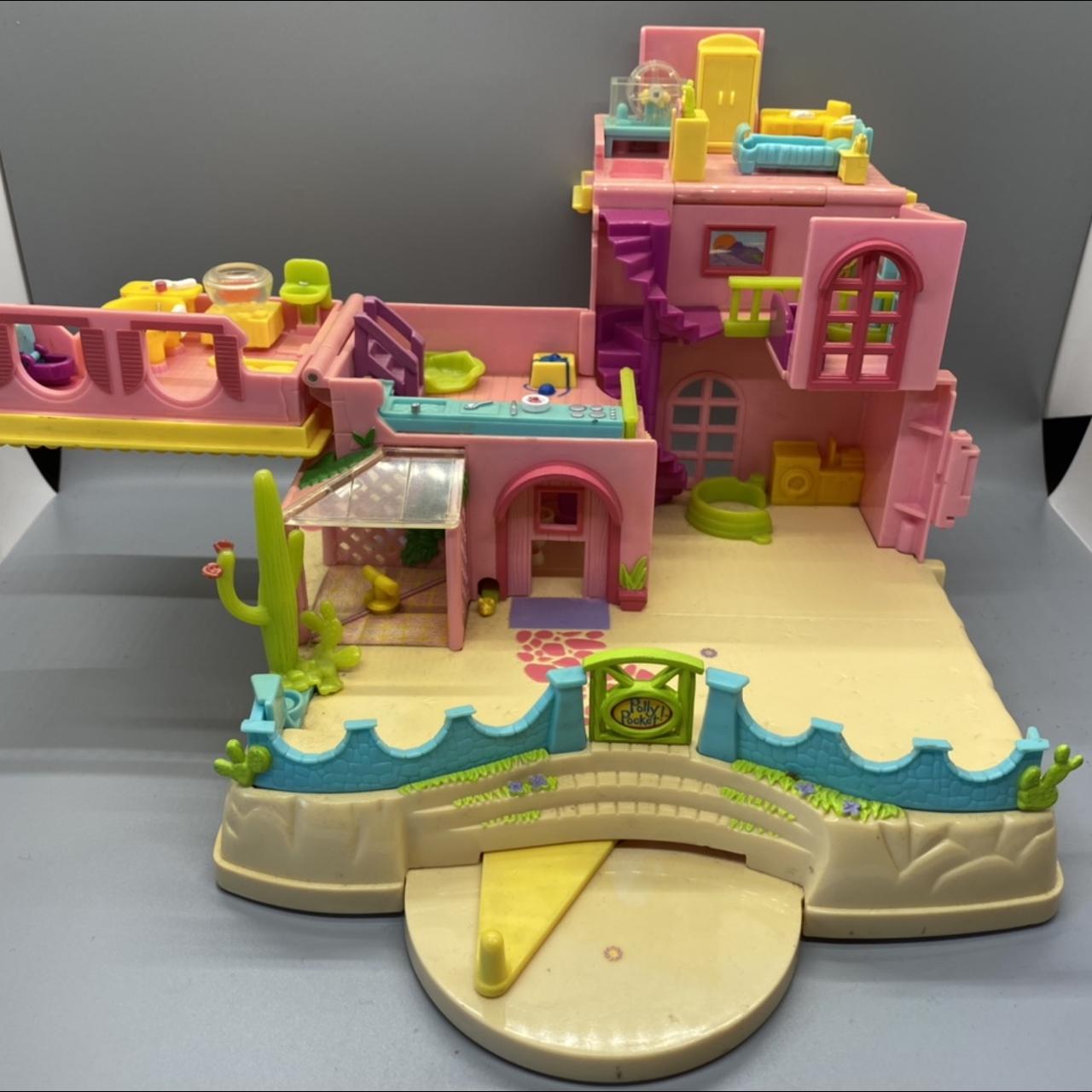 Vintage Polly Pocket House missing some parts but... - Depop