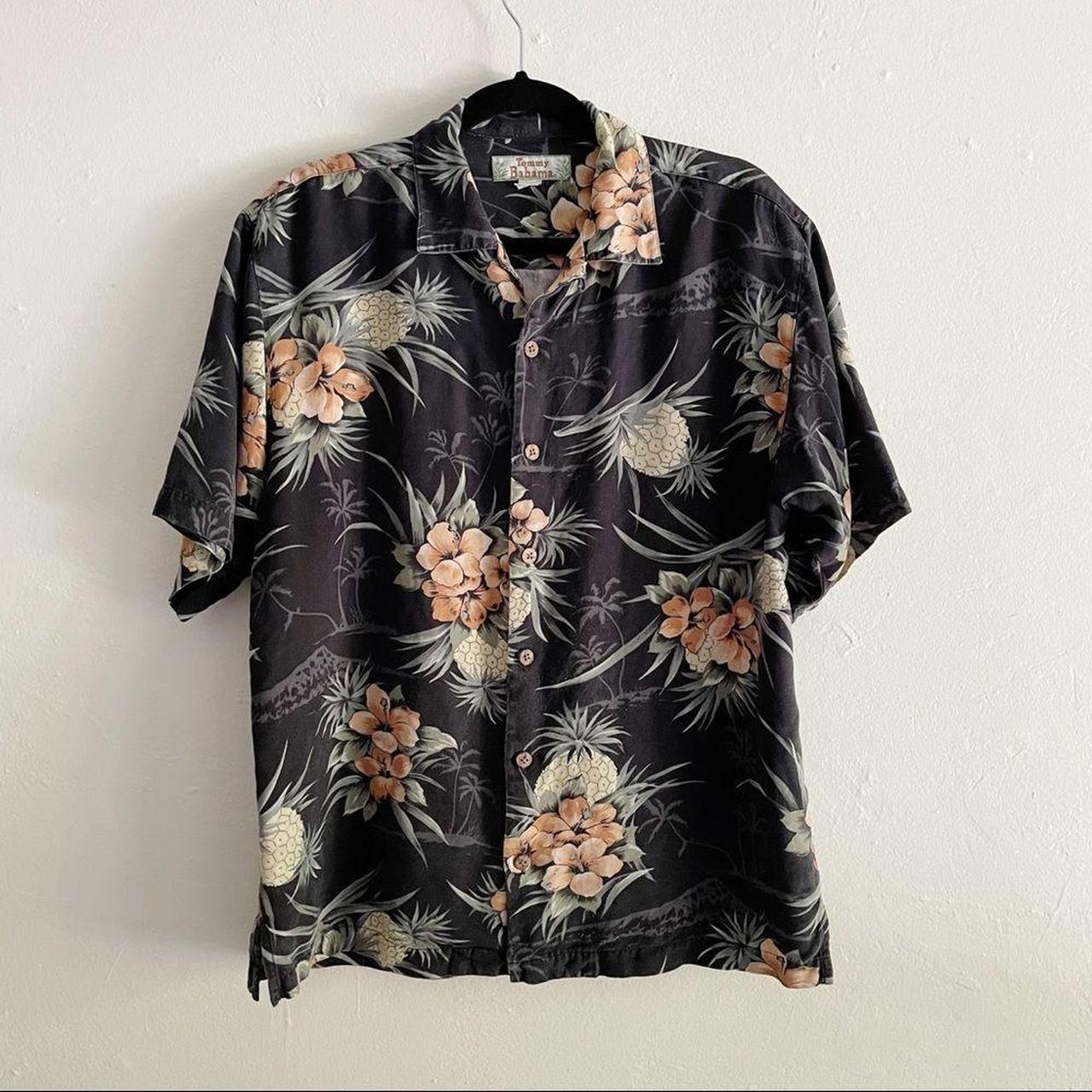 Tommy Bahama Men's Hawaiian Shirt / 100% Silk - Depop