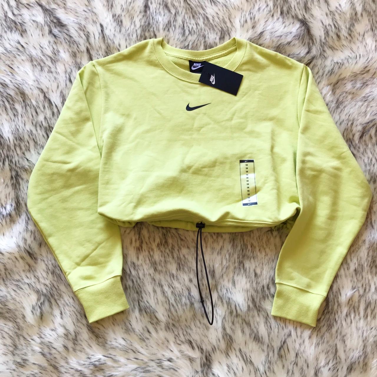 nike mini swoosh cropped hoodie