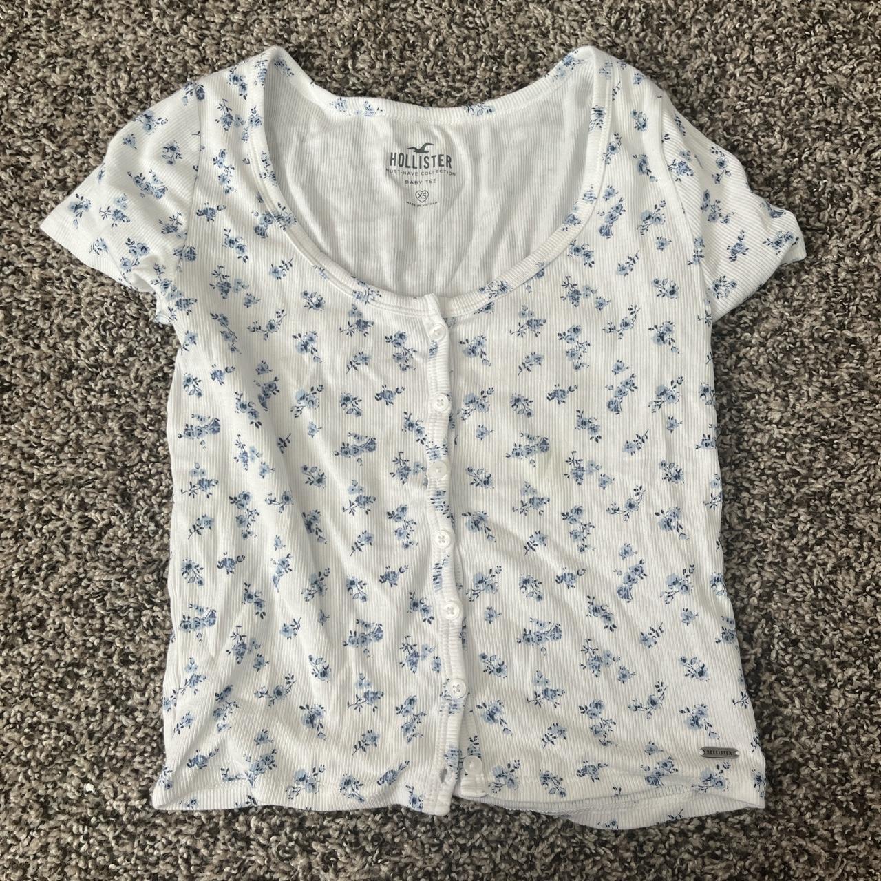 Hollister White Floral Baby Tee Size XS - $9 - From Heidi