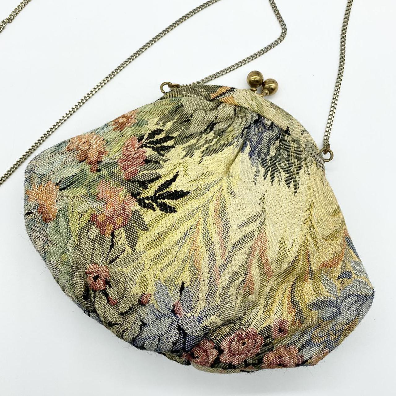 Product Image 1 - Beautiful little vintage purse with