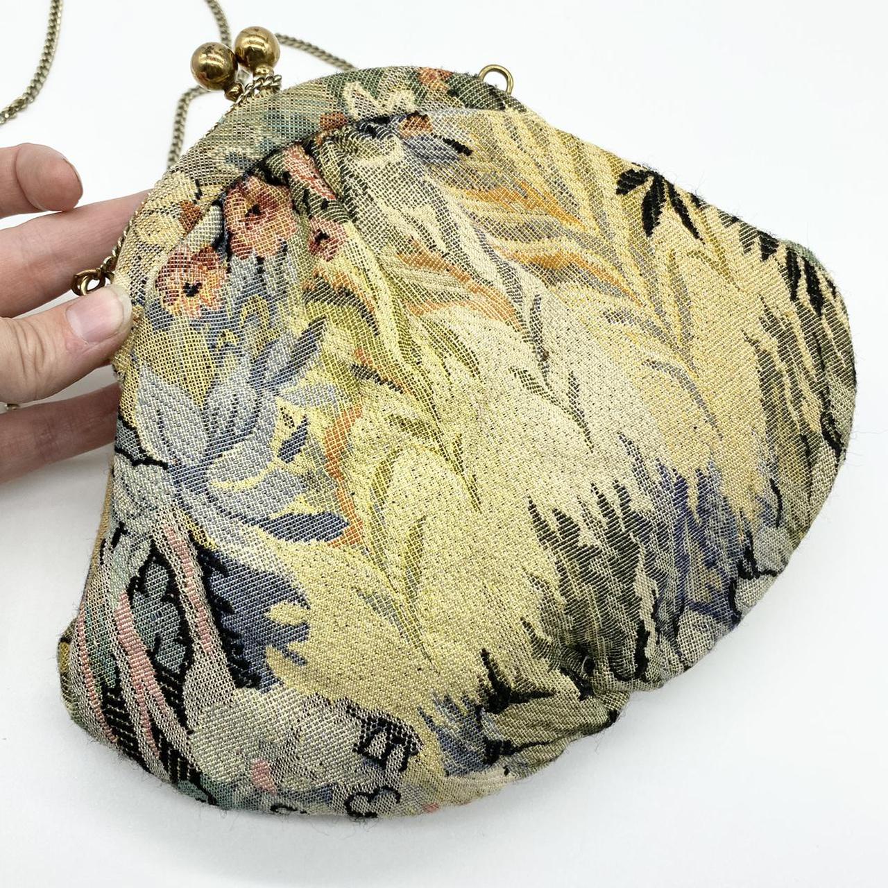 Product Image 3 - Beautiful little vintage purse with