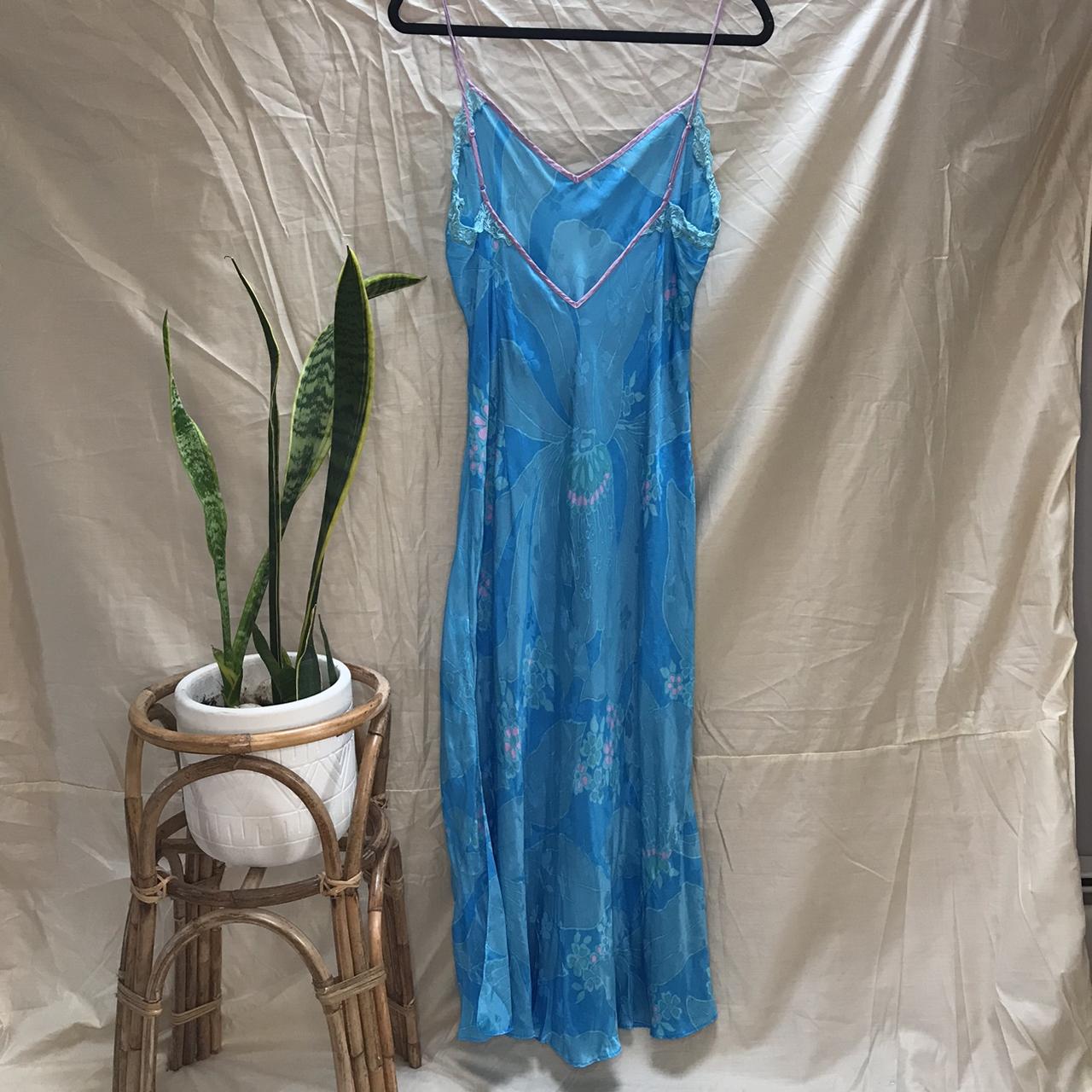 🌸Beautiful blue silk dress with lavender flower... Depop