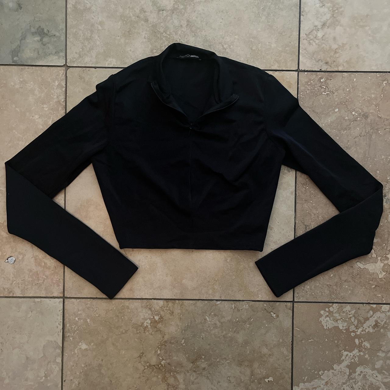 Fashion Nova Women's Black Croptop Depop